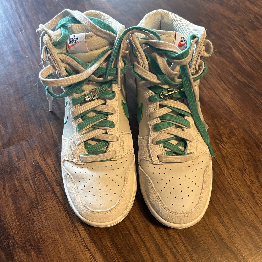 Nike Sneakers - Beige and Teal